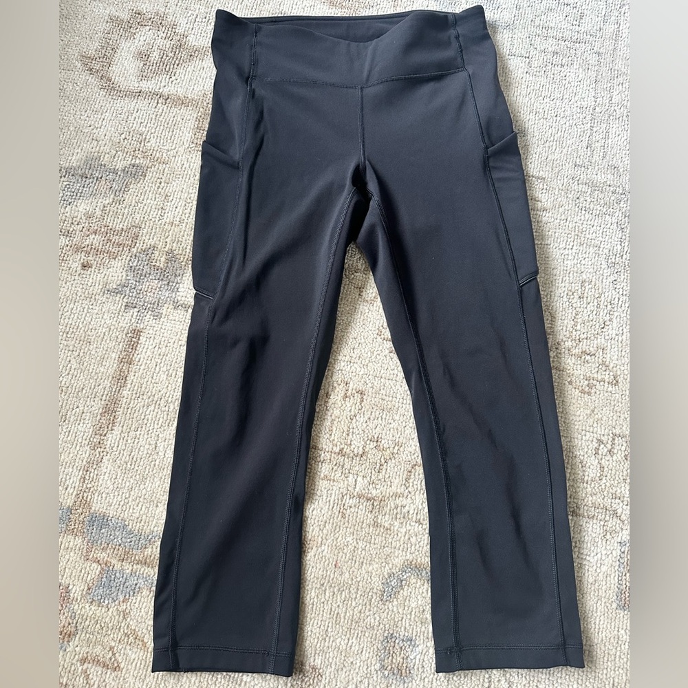 ❌ SOLD ❌ Lululemon Speed Up Crop Black Leggings with pockets size 6